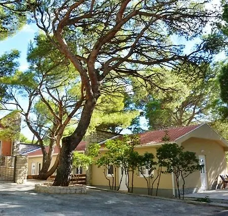 Camp Jure 3*