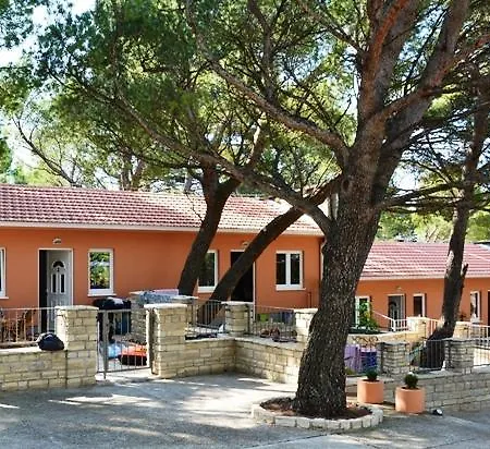 Camp Jure 3* Макарска
