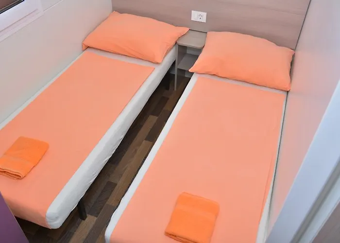 Camp Jure 3* Μακάρσκα