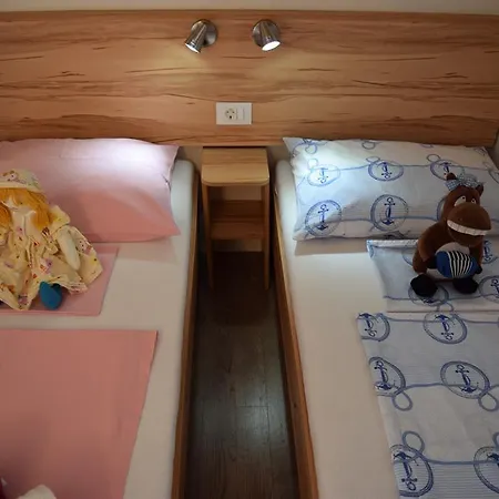 Camp Jure 3*